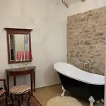 Inn Castle Kaštela