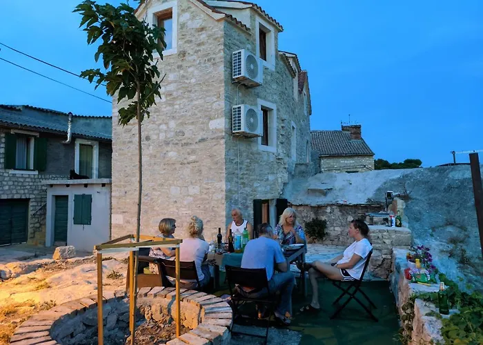 Castle * Каштела