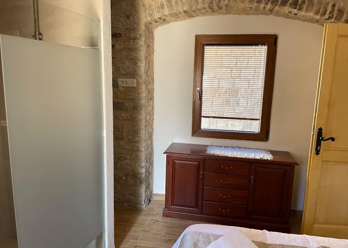 Castle Мини-отель Каштела