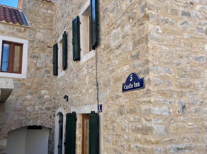 Мини-отель Castle *